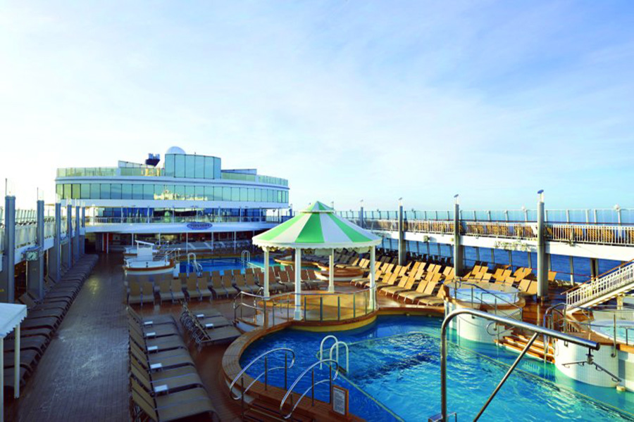 ncl_Jewel_Public_Pool Deck.jpg ncl_Jewel_Public_Pool Deck.jpg
