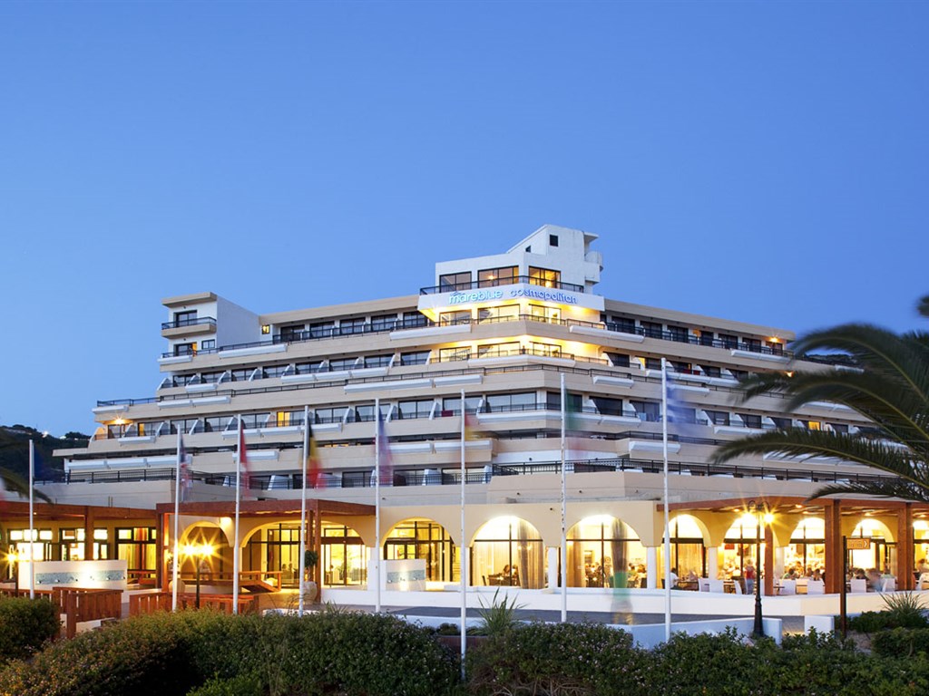 SMARTLINE COSMOPOLITAN HOTEL