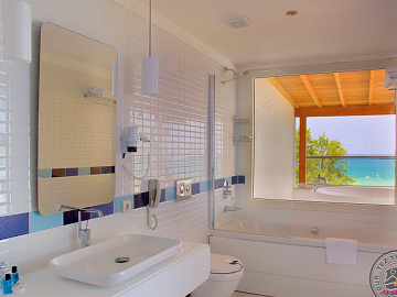 BATIHAN BEACH RESORT & SPA 4 *